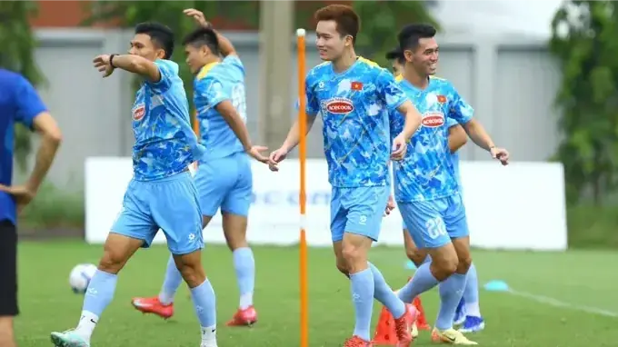 Hoàng Đức trở lại tập luyện cùng đội tuyển Việt Nam